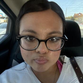 Babysitter in Santa Ana: .