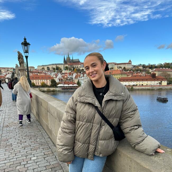 Babysitter in Melbourne: Eve