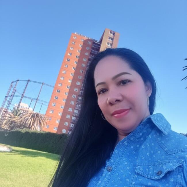 Babysitter in Soledad: Dina Vanessa Adarve