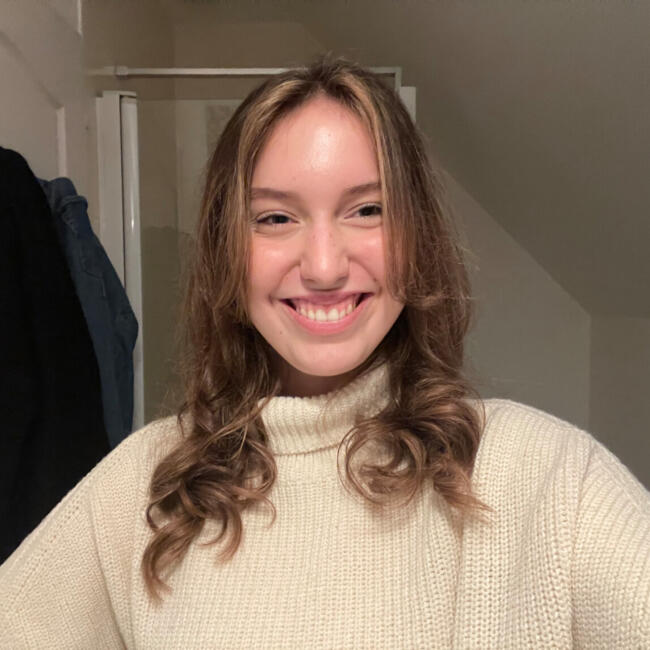 Babysitter in Reims: Clémence