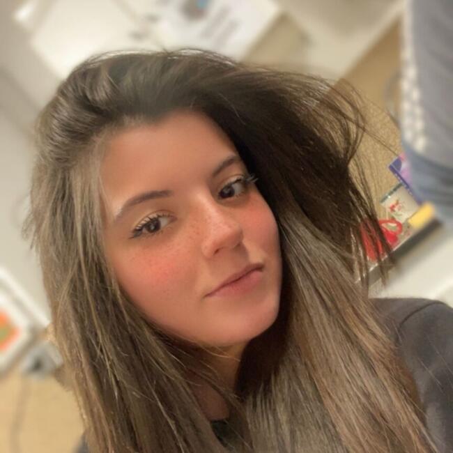 Babysitter in Bourg-la-Reine: Kelly