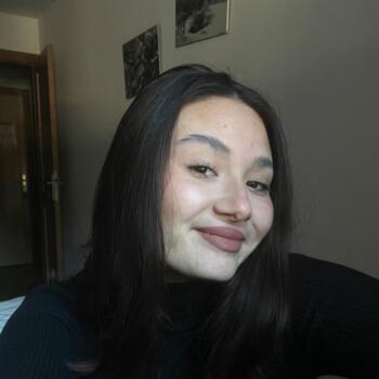 Babysitter in Marseille: Laura