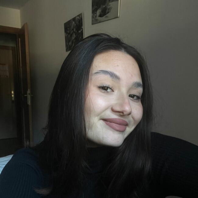 Babysitter in Marseille: Laura