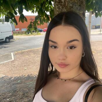 Babysitter in Nevers: Anais