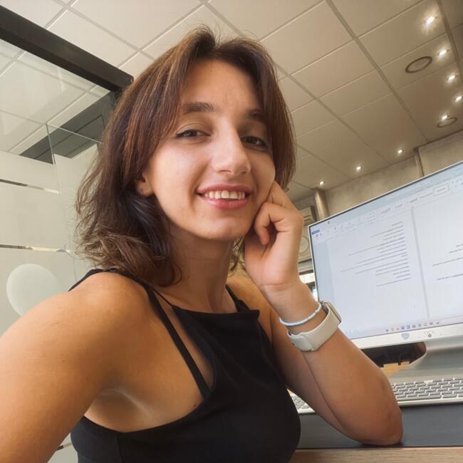 Babysitter in Galliate: Ela