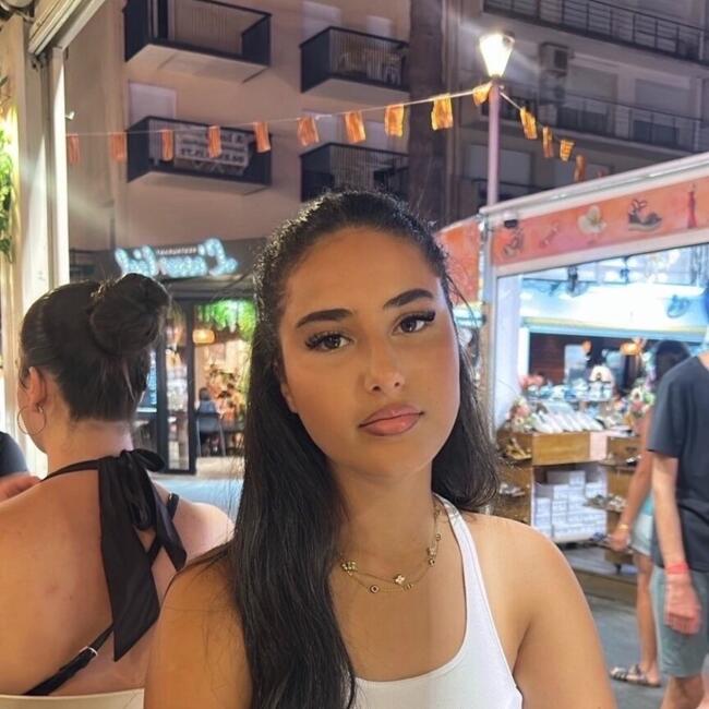 Babysitter in Perpignan: Laila