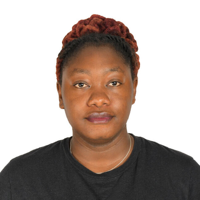 مربية أطفال في دبي: Mildred