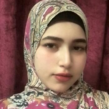 جليسة أطفال في طنطا: Yomna