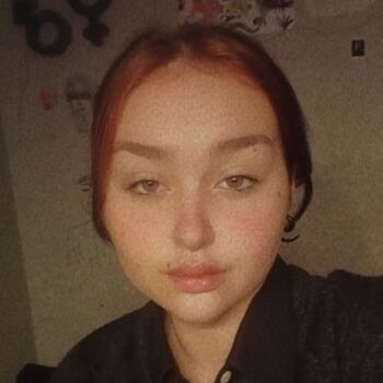 Babysitter in Saint-Etienne: Stella
