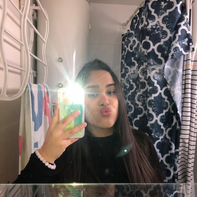 Canguro en Terrassa: Kylie Ariadna