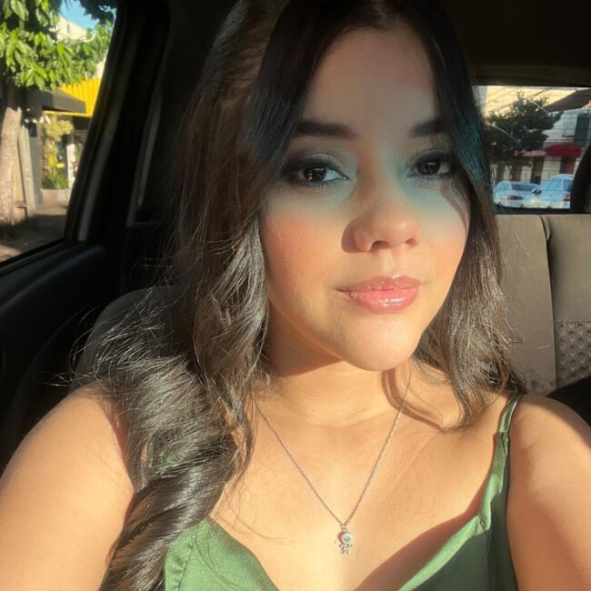 Emprego de babá em Cambé: Tainara