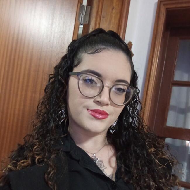 Babysitter in Santa Maria da Feira: Carol