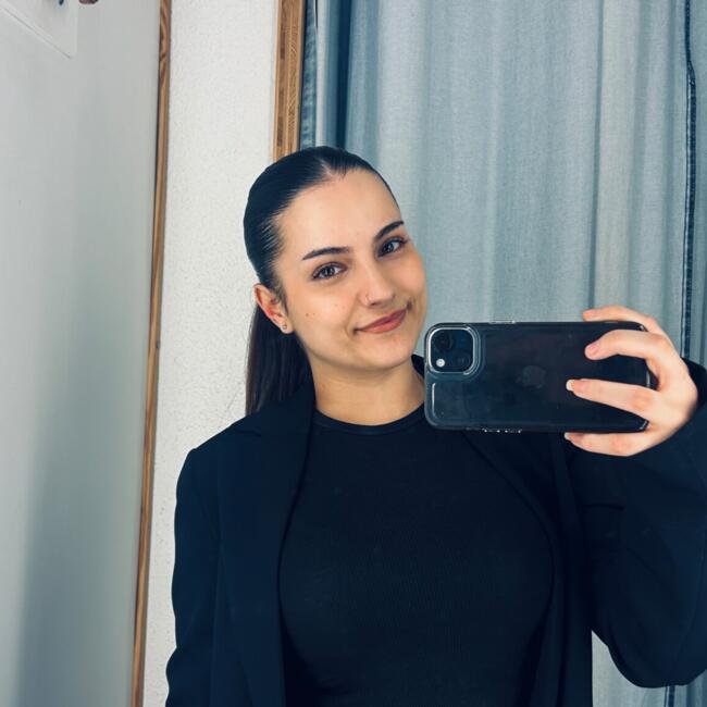 Babysitter em Pedrouços: Carina