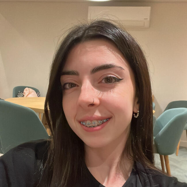 Babysitter in Colombo: Anita