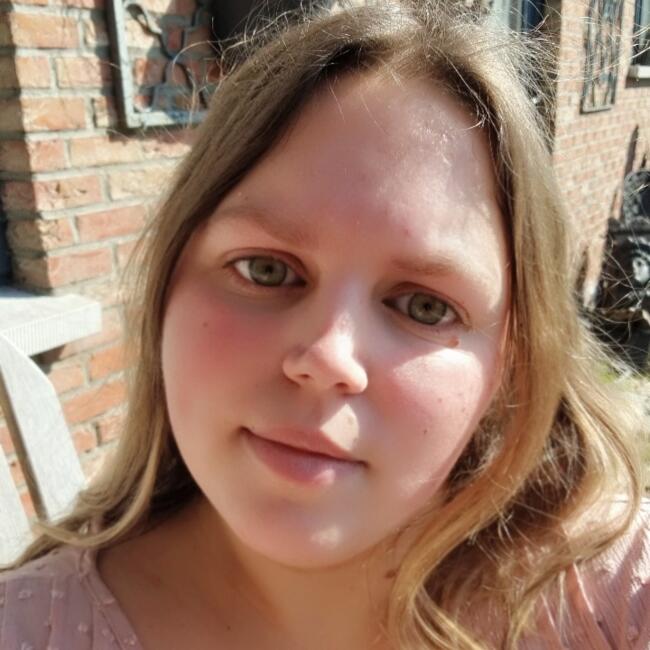 Babysitter in Sombreffe: Emelyne