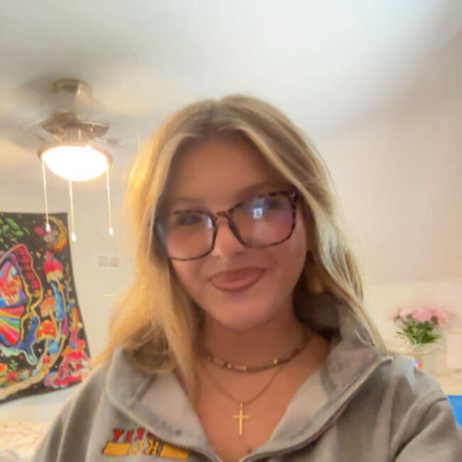 Baby-sitter in Waterloo: Bri