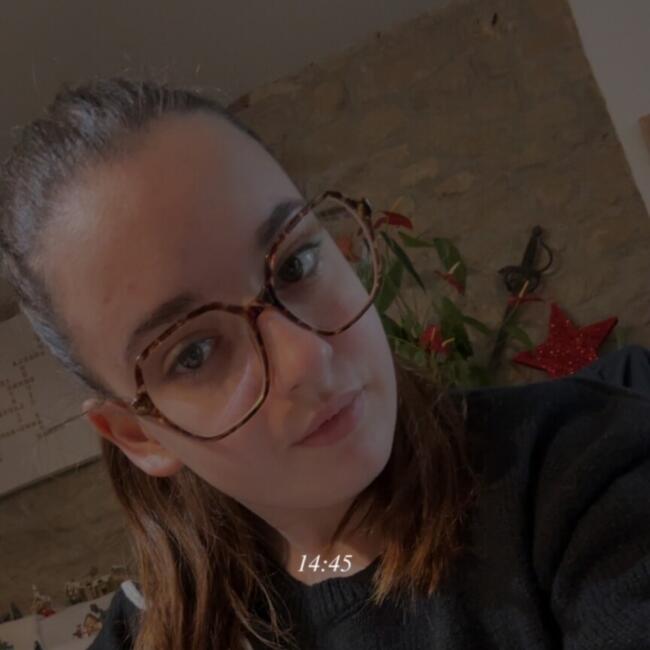 Babysitter in Villers-Semeuse: Luysa