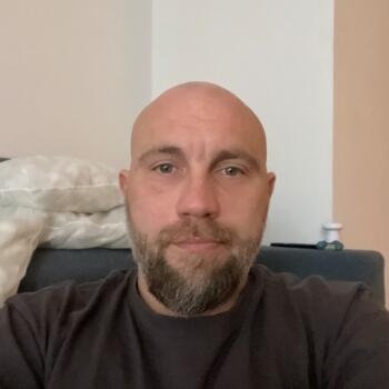 Babysitting job in Weligama: babysitting job Serafym