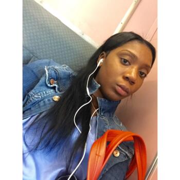 Babysitting job in Newark: babysitting job Akeila
