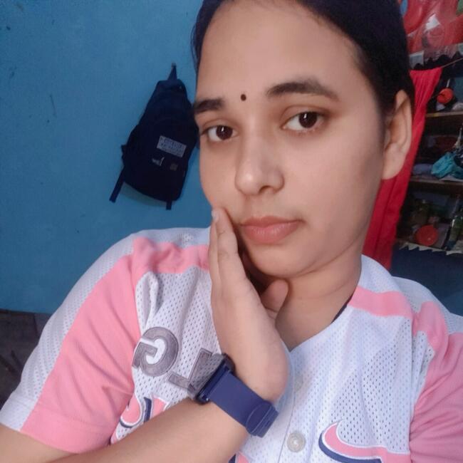 Babysitter in Greater Noida: Meenakshi