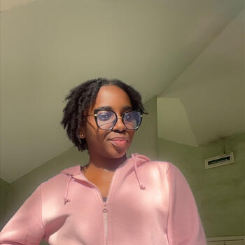 Babysitter in Montigny-le-Bretonneux: Orchidée