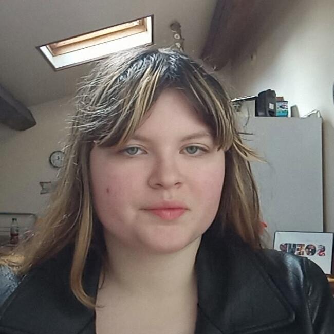 Babysitter in Beaujeu: Lea