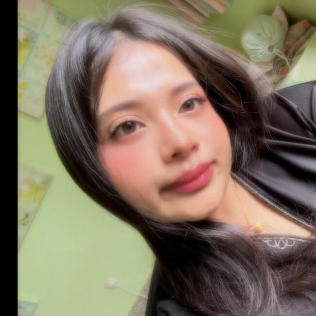 Babysitter in Singapore: Zarin