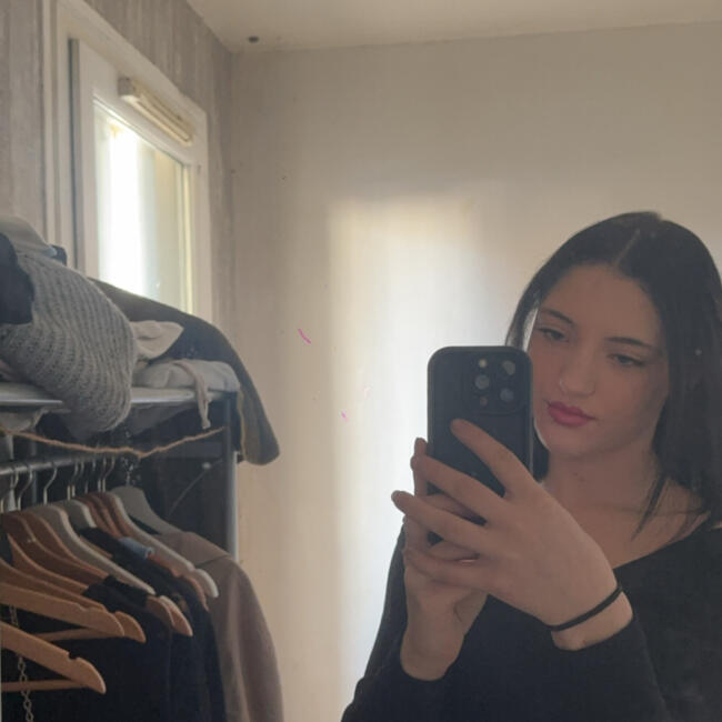 Babysitter in Saint-Pierre-du-Mont: Elsa