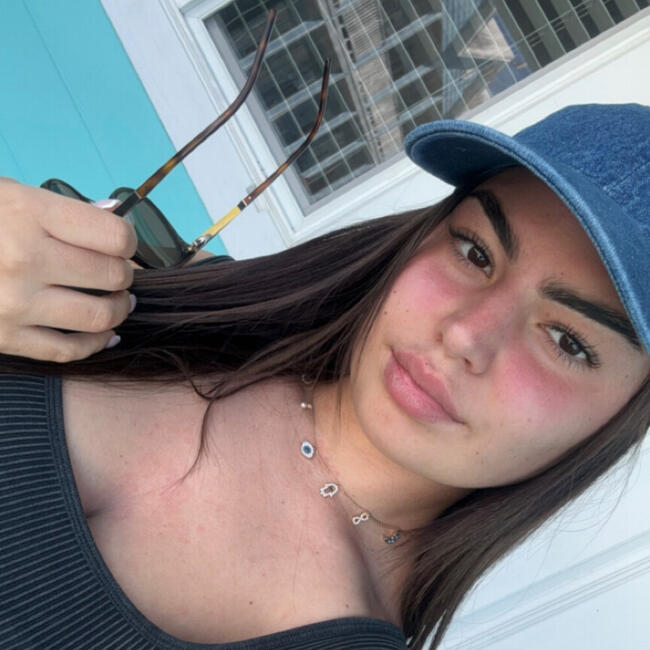 Babysitter in Malijai: Lena