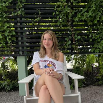 Babysitter in Lawrence: Caitlin