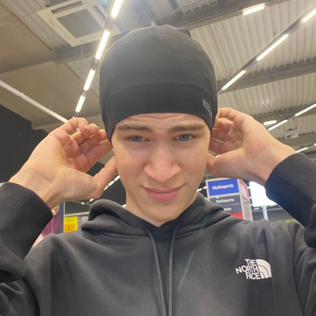 Babysitter in Amilly: Casey