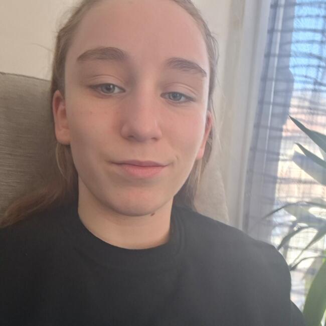 Babysitter in Saint-Clair-de-la-Tour: Johanna