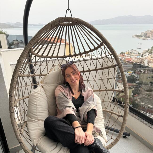 Babysitter in Le Pontet: Andrea