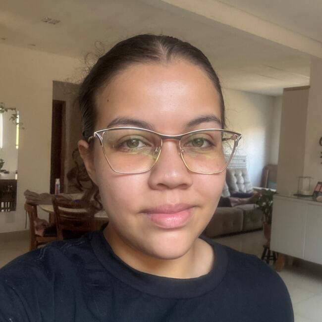 Babysitter in Cuiabá: Ester