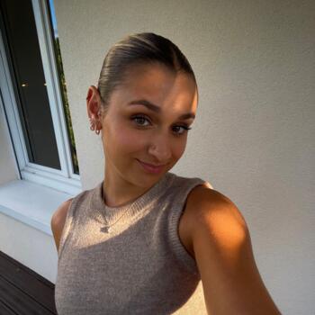 Babysitter in Parmain: Lucie