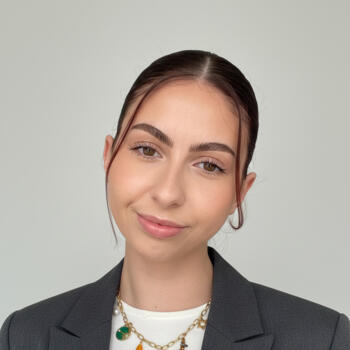 Babysitter in Le Bernard: Enola