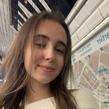 Babysitter in Vitry-sur-Seine: Lola