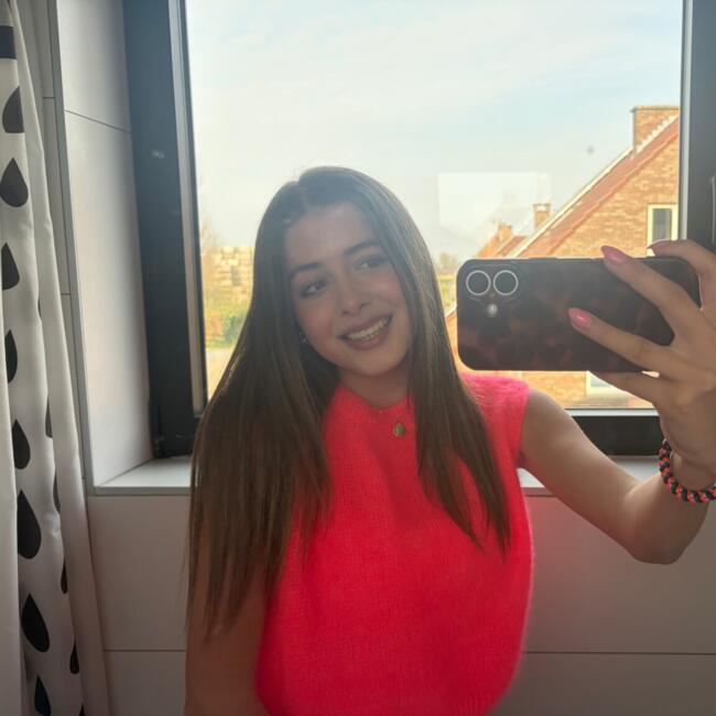 Babysitter in Sint-Truiden: Ella