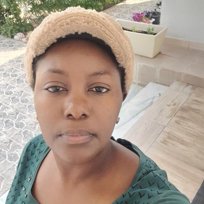 جليسة أطفال في الدوحة: Sarah