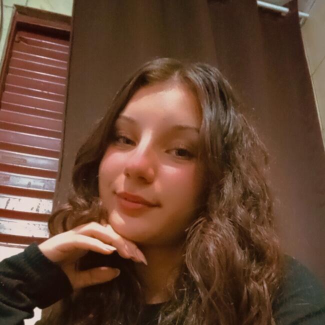 Babysitter in Canoas: Yasmin