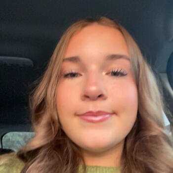 Babysitter in Vire: Emma