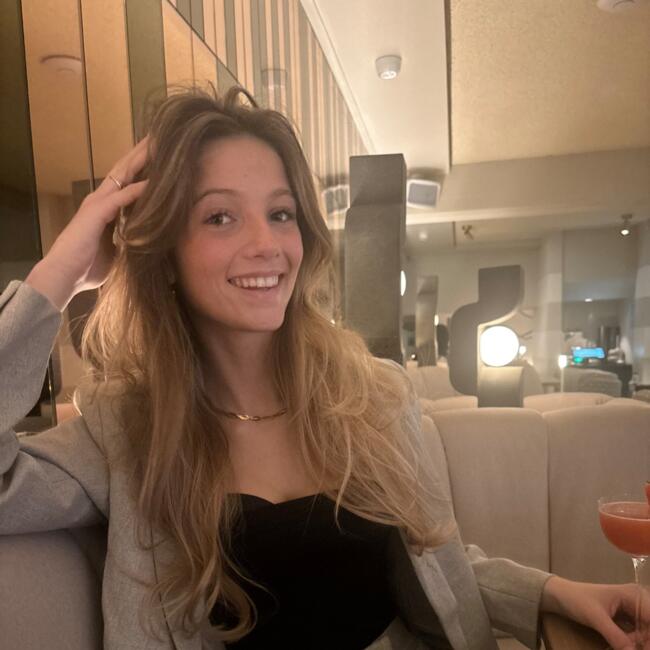 Babysitter in 's-Gravendeel: Fleur