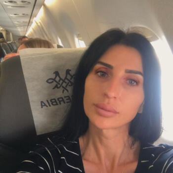 Bebisiterka u Jabuka: Вања