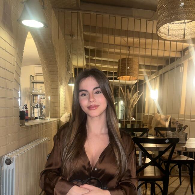 Babysitter in Castelldefels: Nora