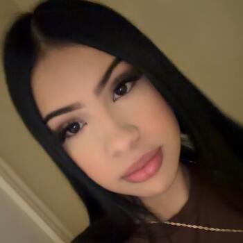 Babysitter Houston: Camila