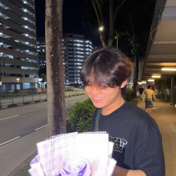 位于新加坡的临时保姆: Reyez