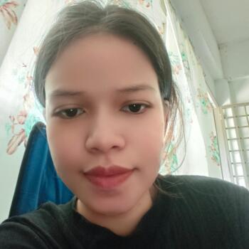 Babysitter in Kuala Lumpur: Julia