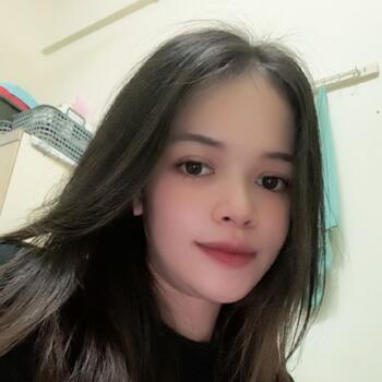 Babysitter Kuala Lumpur: Julia