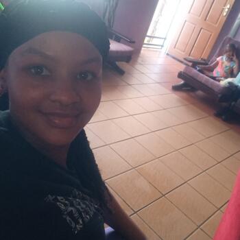 Babysitter Newlands East: Tamique