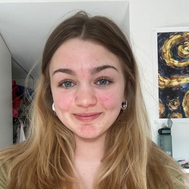 Babysitter in Manchester: Angelica